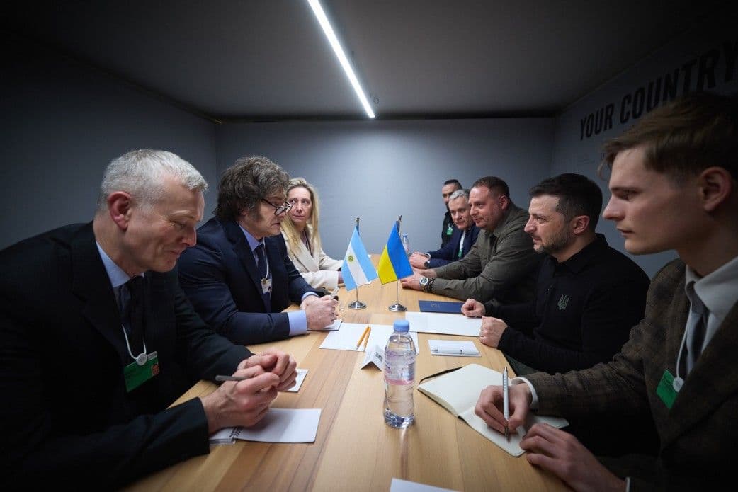 Zelensky meets with Serbian, Argentine presidents at Davos forum