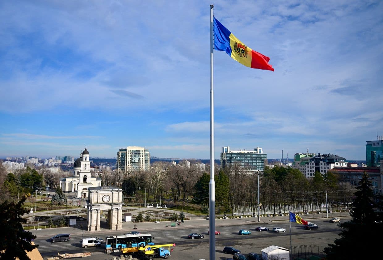 Moldova expels 3 Russian diplomats for aiding fugitive MP's escape to Transnistria