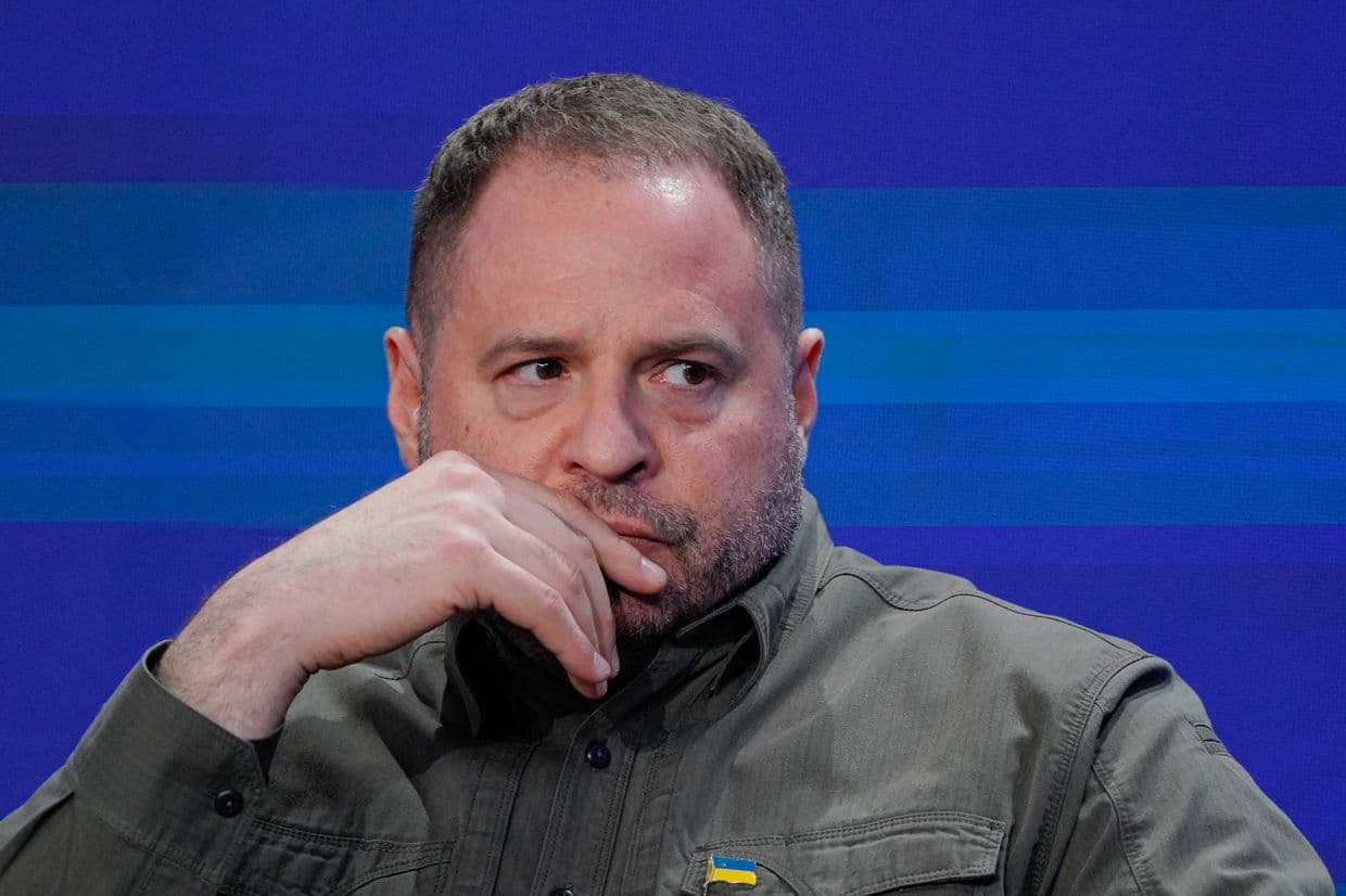Zelensky's ex-chief of staff Yermak meets top officials, keeps his influence, investigation shows