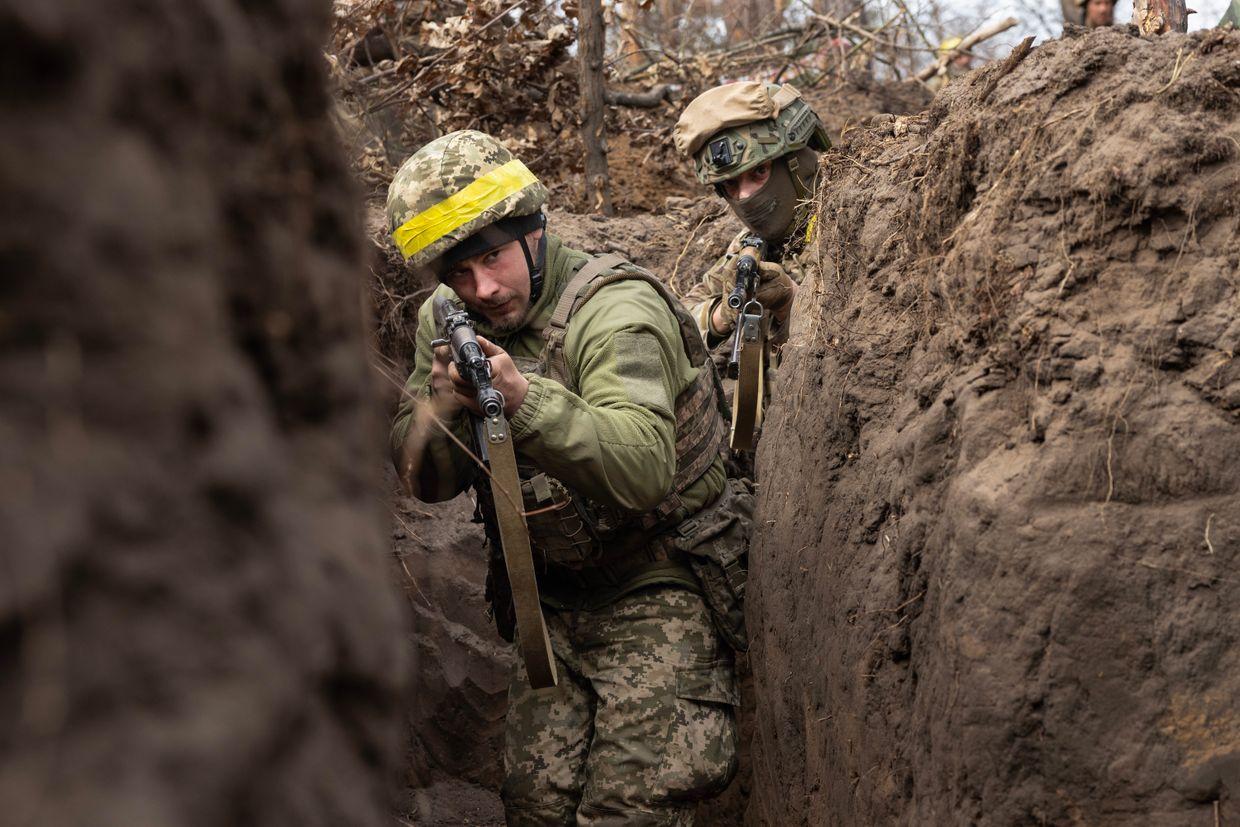 Russia preparing new offensive in 'coming weeks' to strengthen negotiating position, AP reports