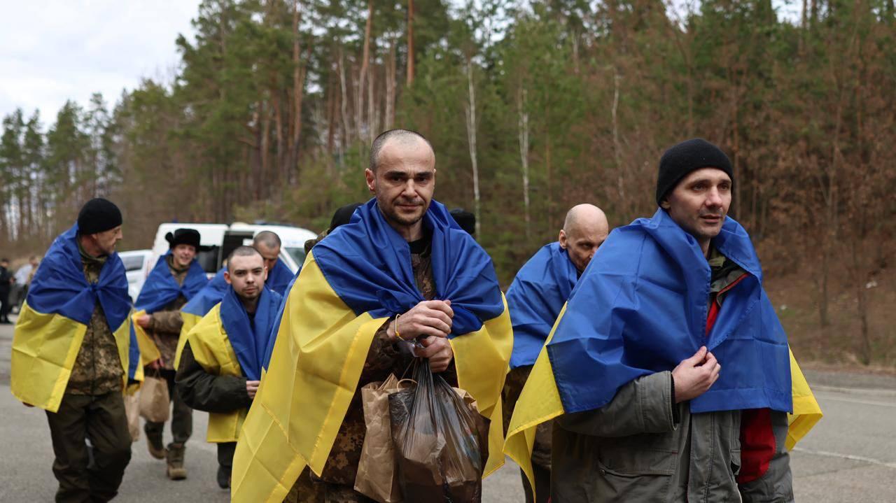 Ukraine brings home 175 prisoners of war in swap with Russia