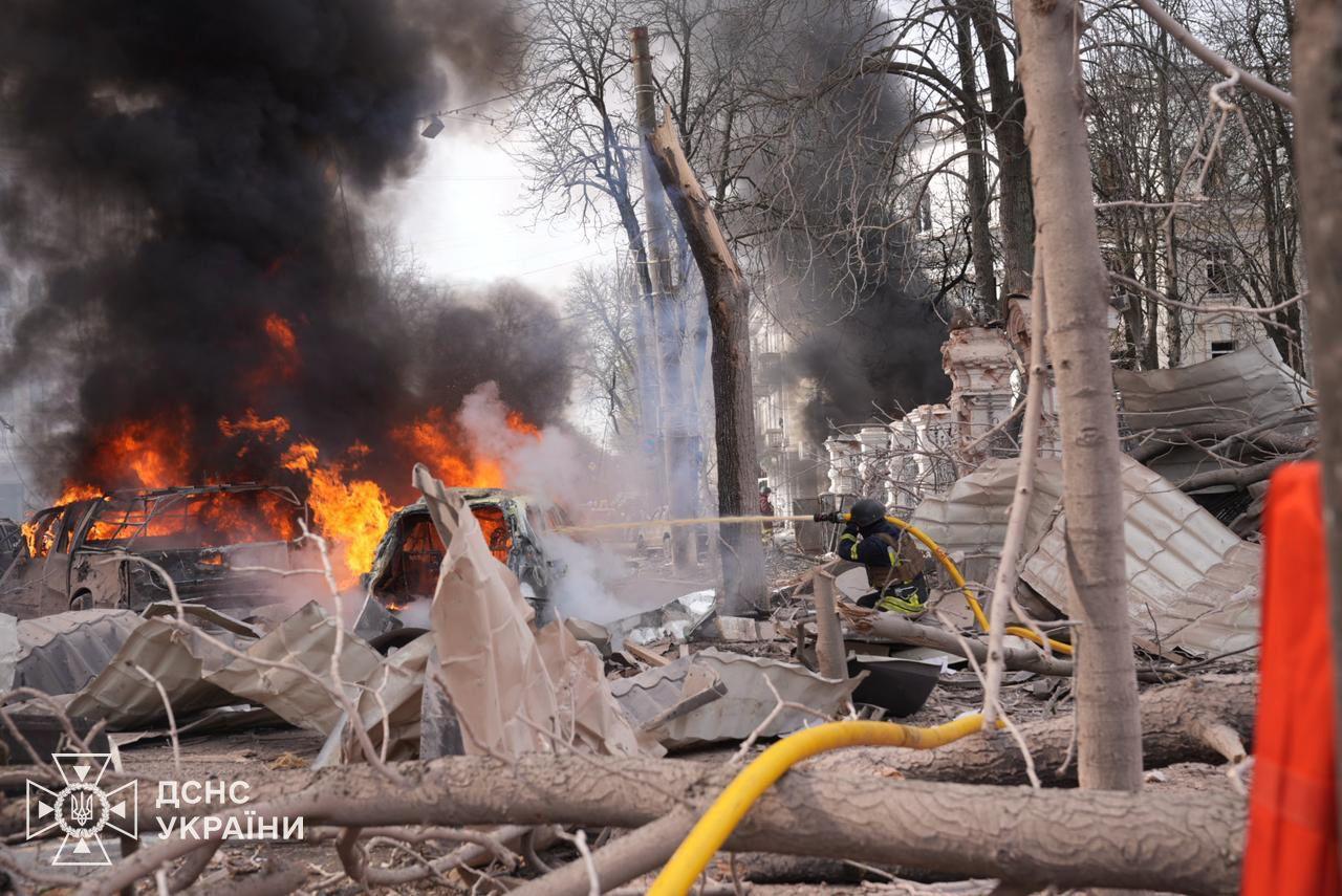 Teenager escapes burning bus, rescues others after deadly Russian strike in Sumy