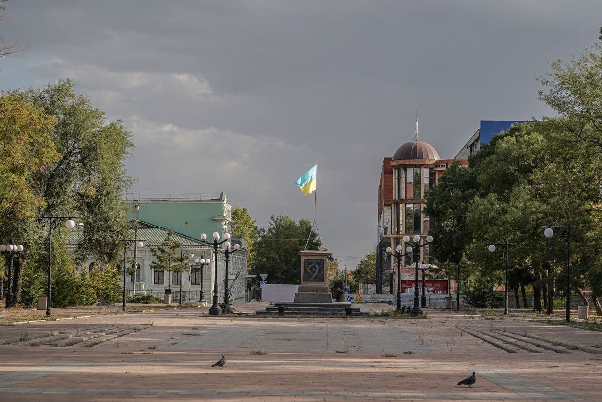 Russian strikes on Kherson heating plant leave over 40,000 residents in the cold