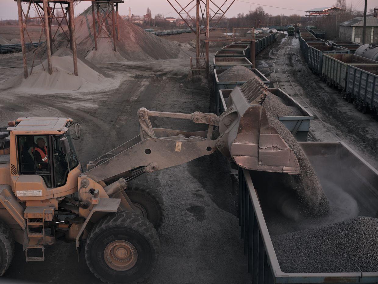 Zelensky: Ukraine ready for minerals deal with US, but only on equal terms