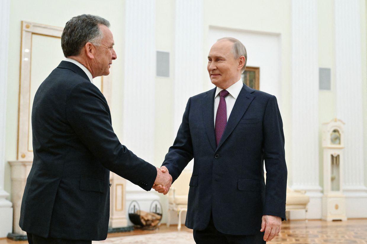 Putin ready for talks with Ukraine 'without preconditions,' Kremlin says