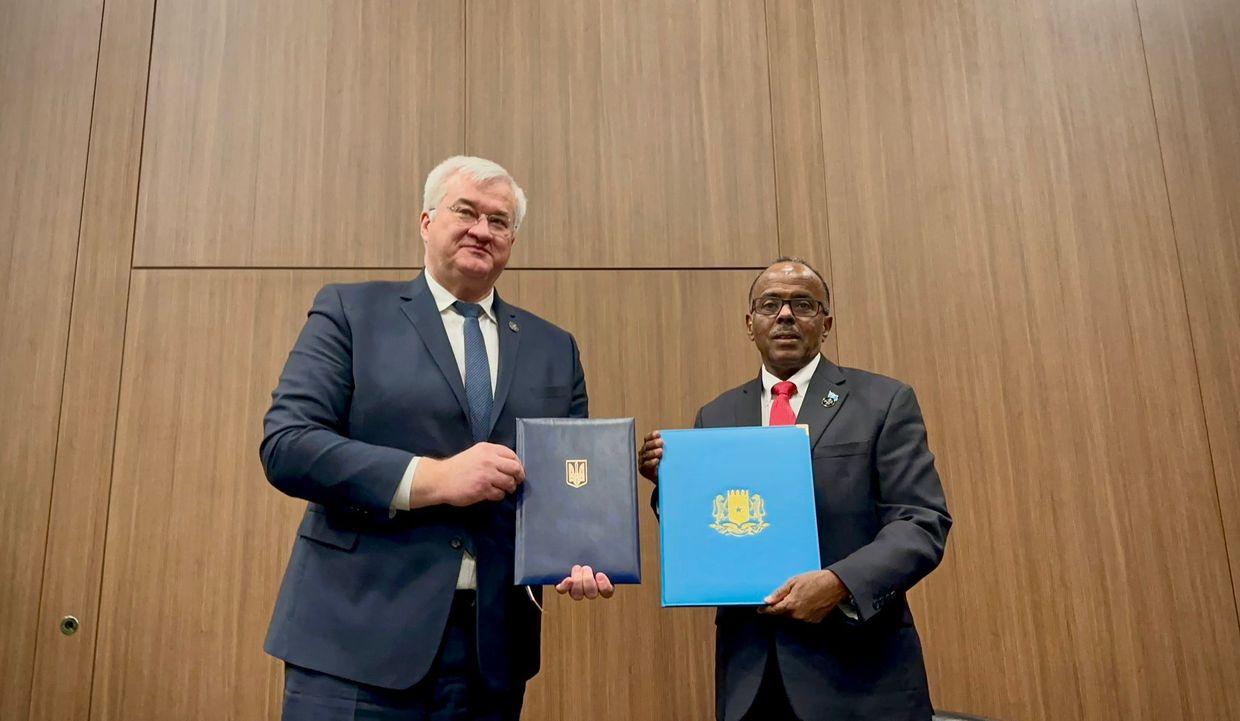 Ukraine, Somalia establish diplomatic relations at Antalya forum