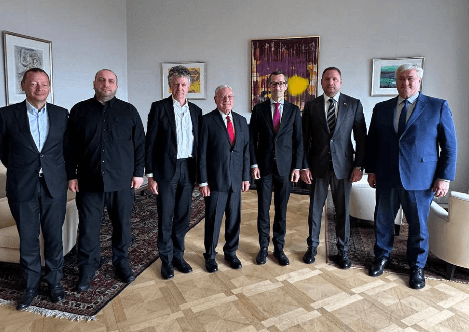 Ukrainian delegates meet Kellogg, French, German, UK advisors before Istanbul talks