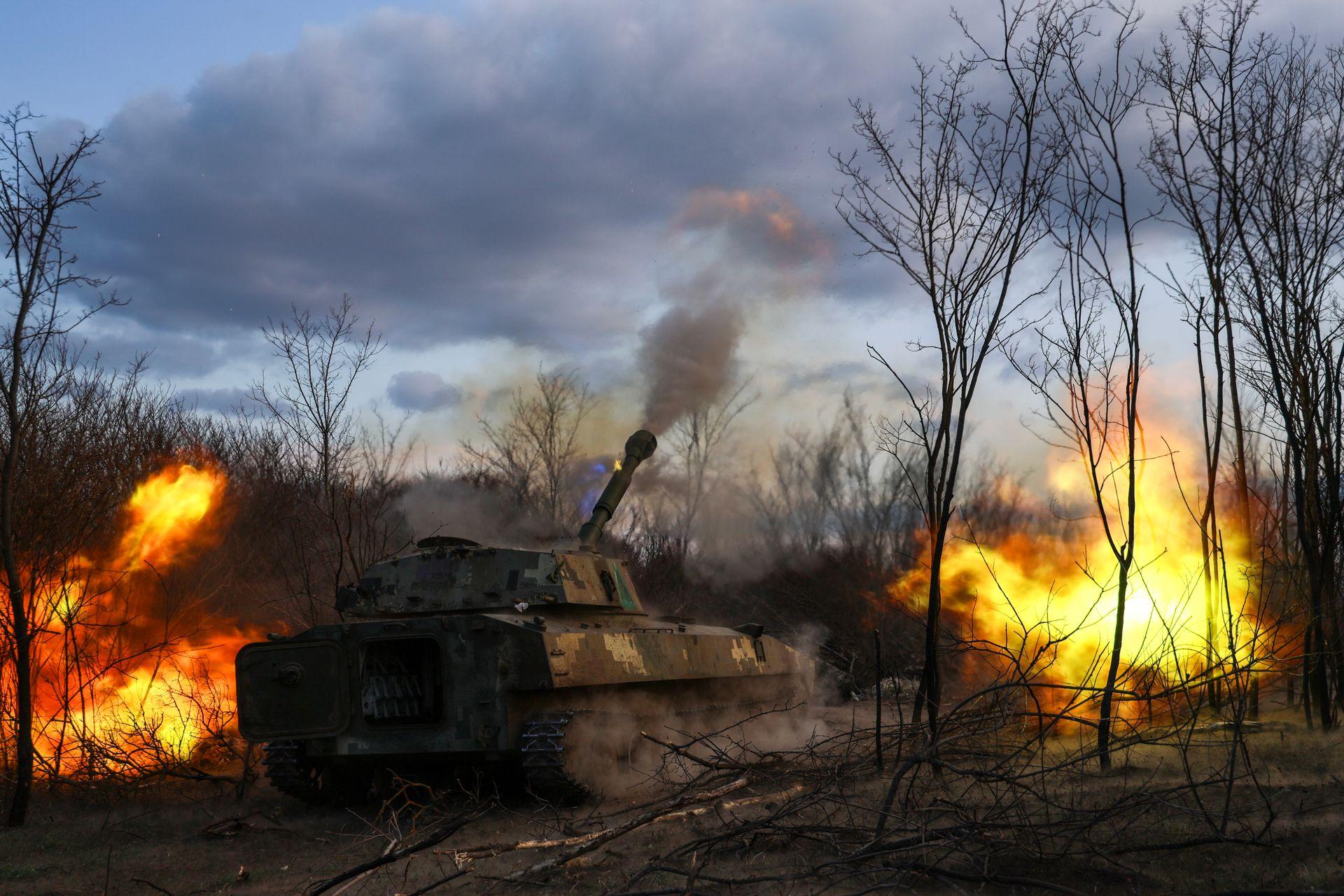 Russia likely preparing major offensive in Ukraine despite peace efforts, FT reports