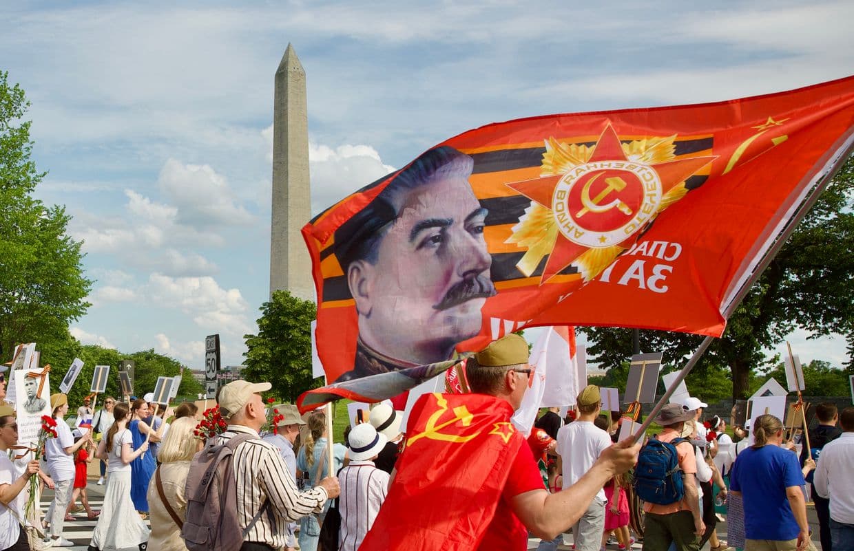 Pro-Russian 'Immortal Regiment' rally takes place in US capital, Ukrainian activists respond with counter-protest