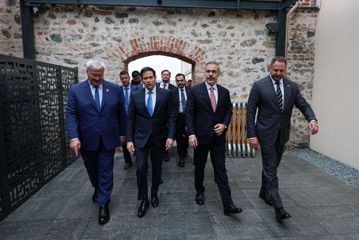 Ukraine holds meeting with US, Turkey ahead of peace talks with Russia