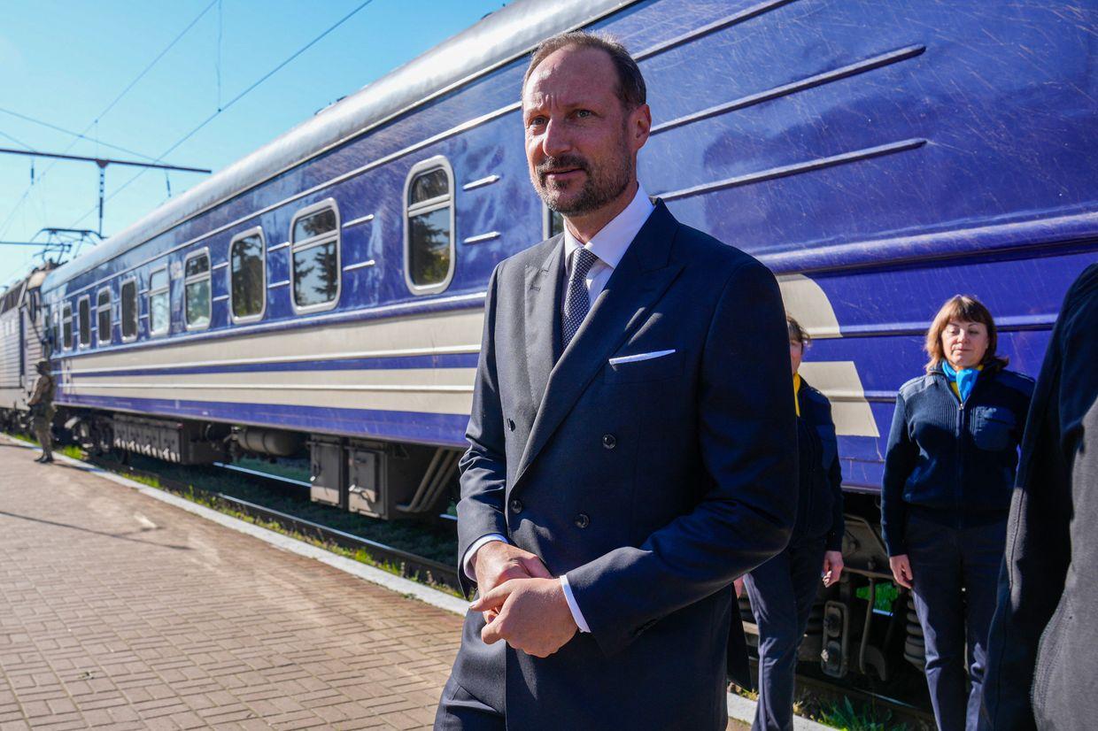 Norway's Crown Prince Haakon arrives in Ukraine in historic visit, meets Zelensky
