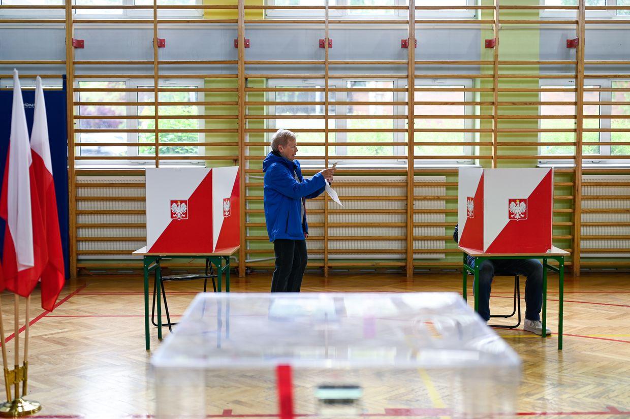 Poland, Romania presidential elections held amid Russian interference, far-right surge — what you need to know