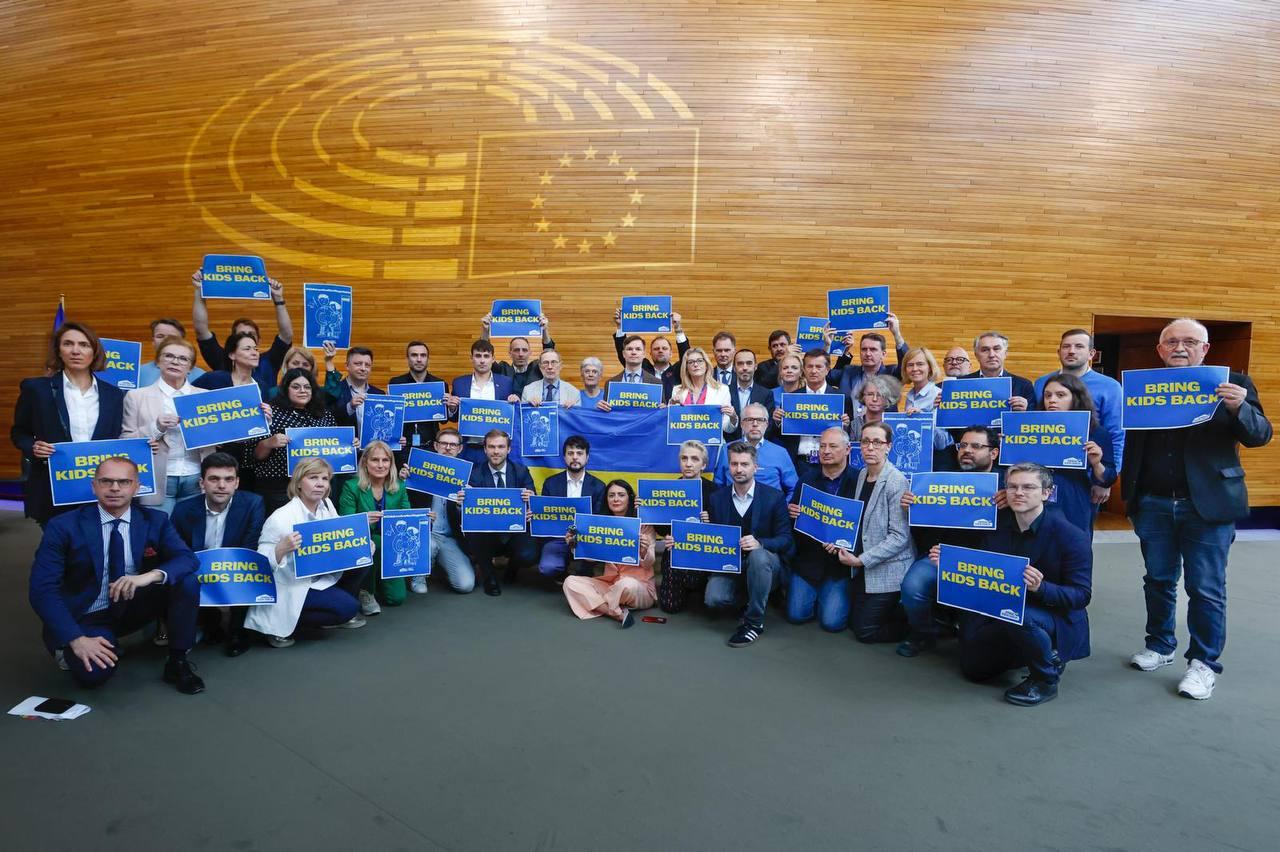 European Parliament passes resolution demanding return of Ukrainian children abducted by Russia