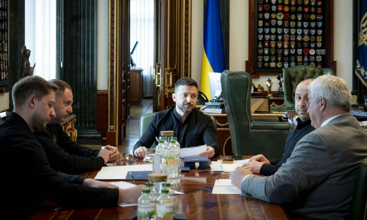 'Need to put pressure on Russia to end the war,' Zelensky says hours before Trump-Putin call