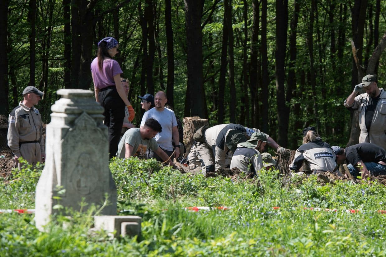 Ukraine grants Poland permission to exhume 1939 war graves in Lviv