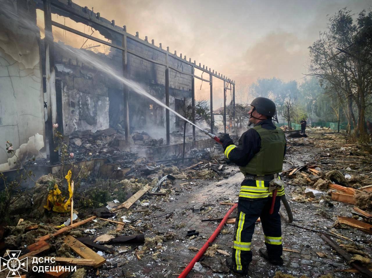 Russian attacks kill 4, injure 73 across Ukraine over past day