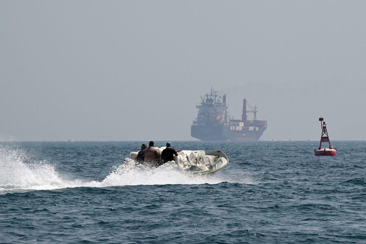 Iran reportedly preparing to mine Strait of Hormuz, a possible boon for Russia's Ukraine war coffers