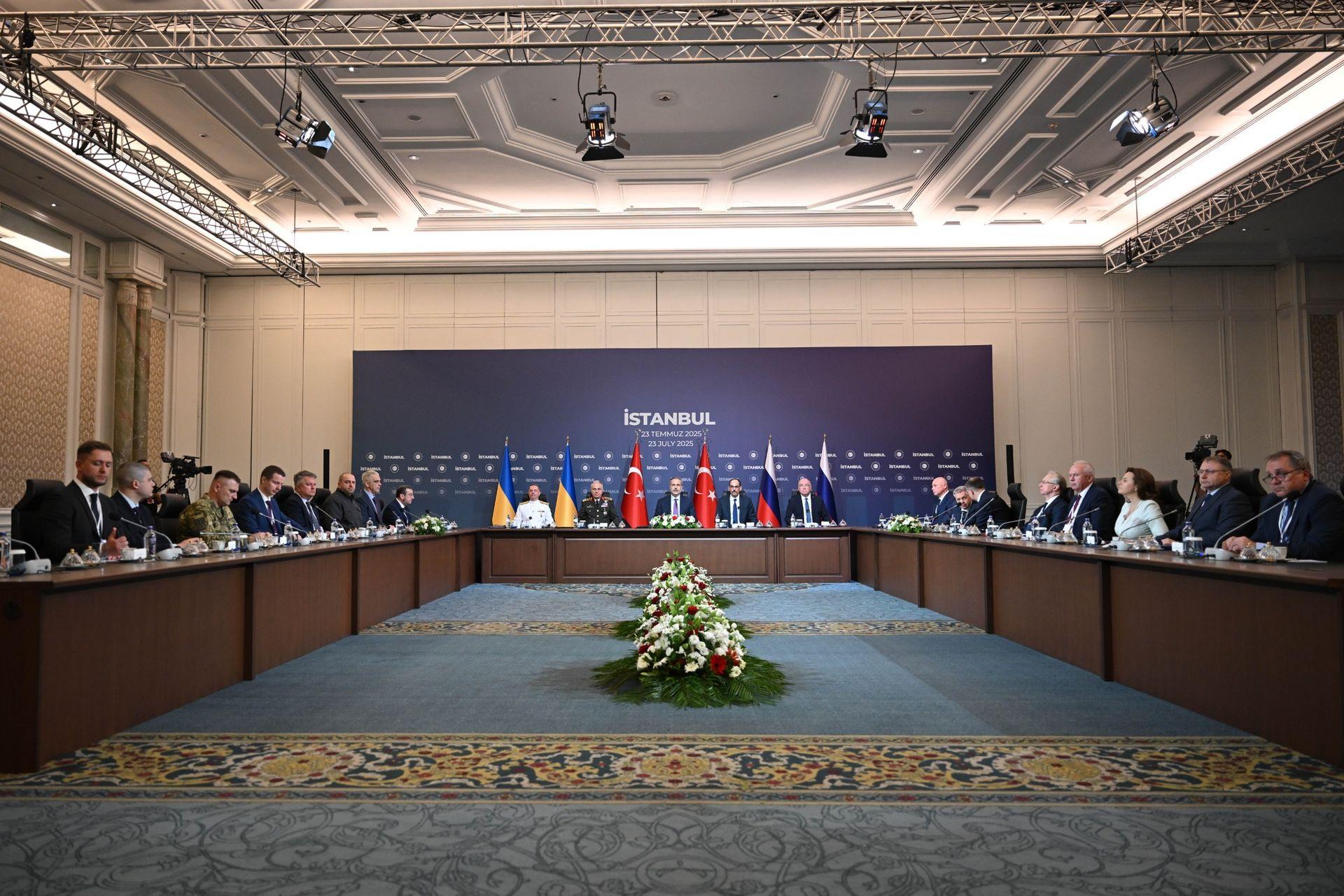 Ukraine, Russia hold third round of peace talks in Istanbul