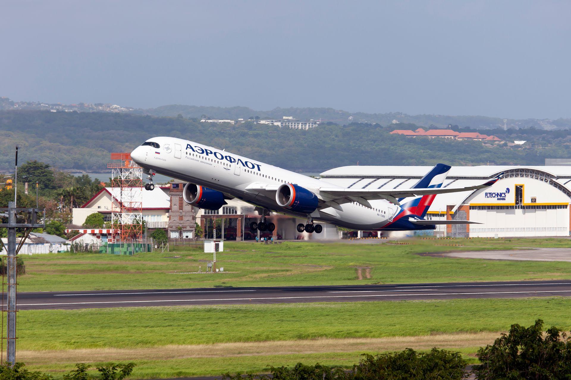 For second day, Russia's Aeroflot cancels flights after reported cyberattack