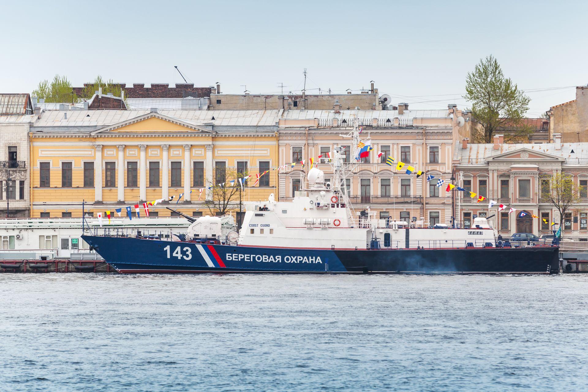 Estonia summons Russian envoy after border patrol ship violates territorial waters