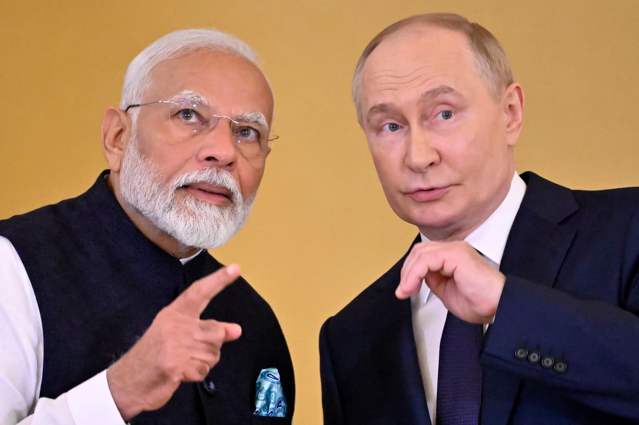 India to seek purchase of Russian jets, air defenses during Putin's visit, Bloomberg reports