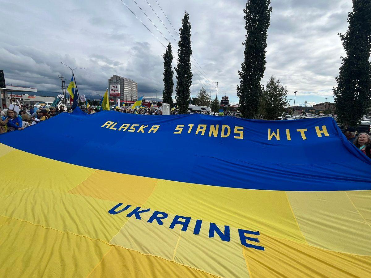 Pro-Ukrainian protest held in Anchorage ahead of Trump-Putin summit