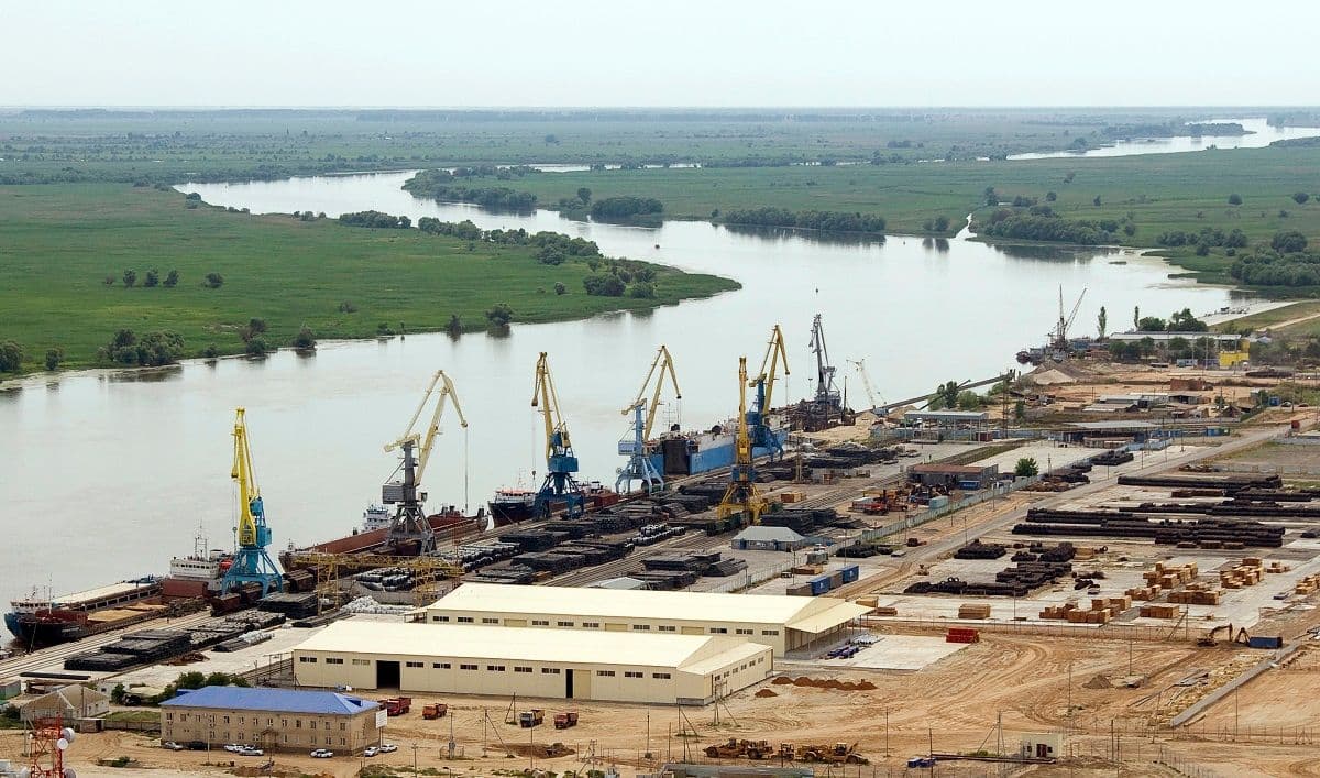 Ukraine strikes Russian port used for Iranian arms shipments, military says