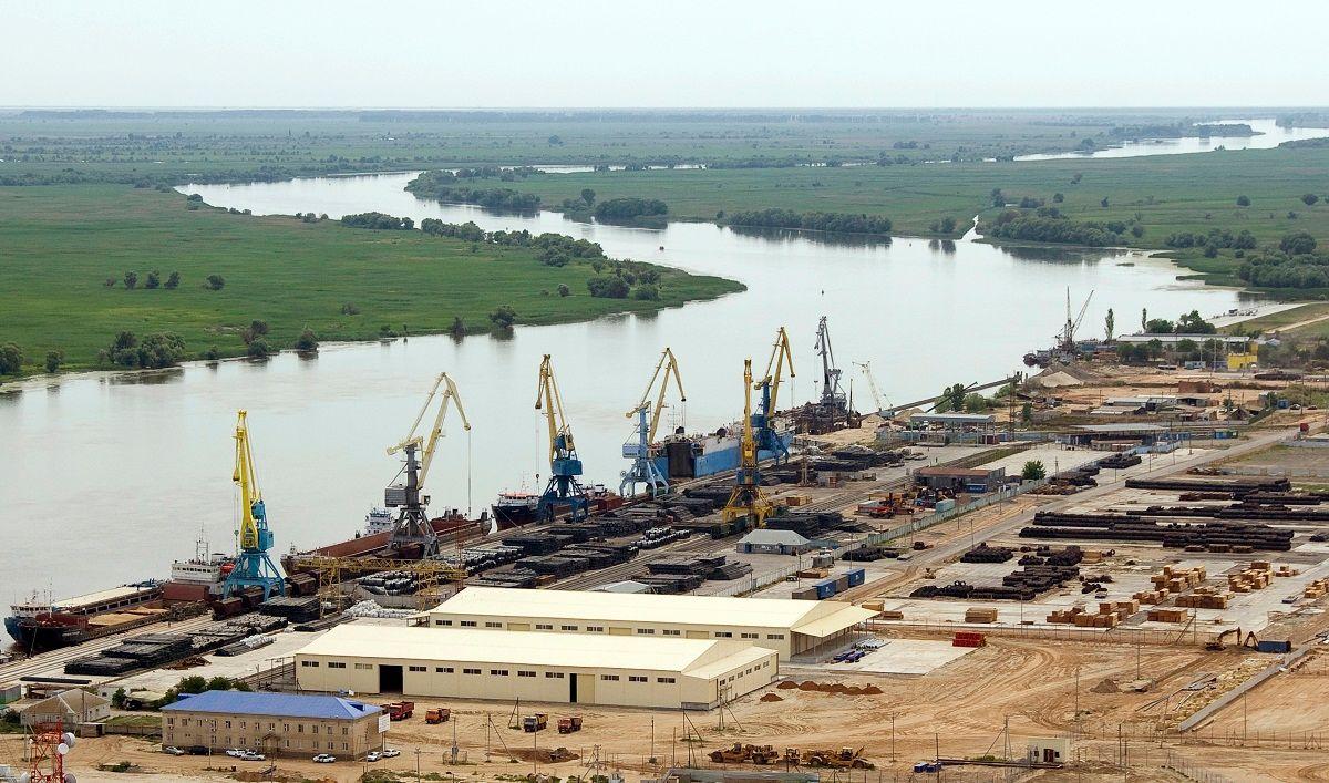 Ukraine strikes Russian port used for Iranian arms shipments, military says