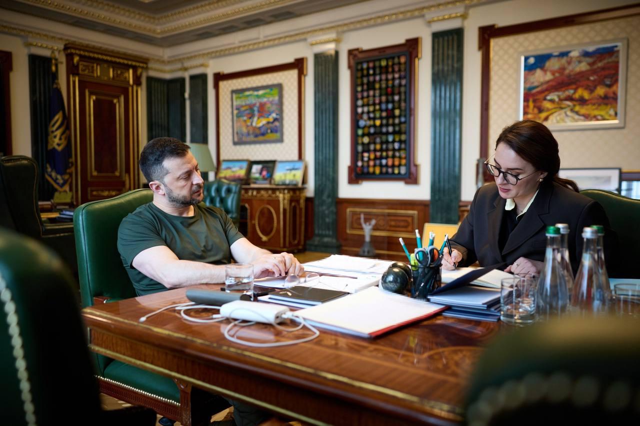 Ukrainian government allows men aged 18-22 to go abroad