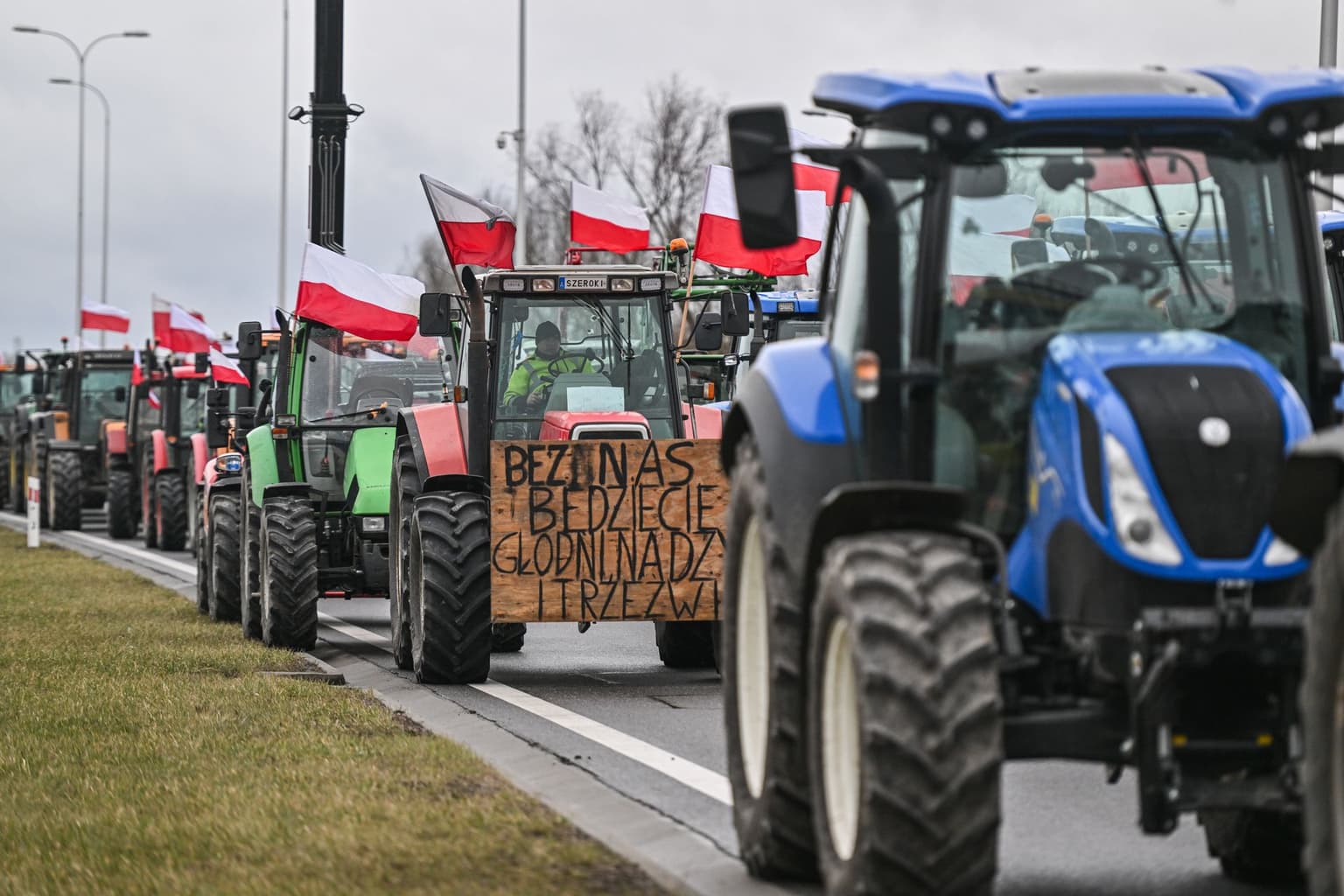 Polish farmers hold another Ukraine border blockade amid heightened tensions