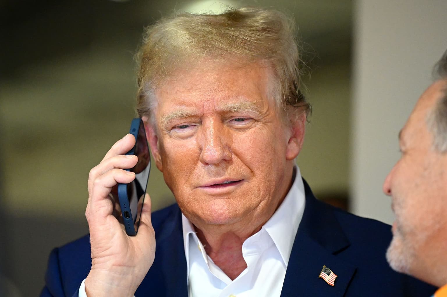 US role in security guarantees for Ukraine to be decided in coming weeks, says Macron after call with Trump