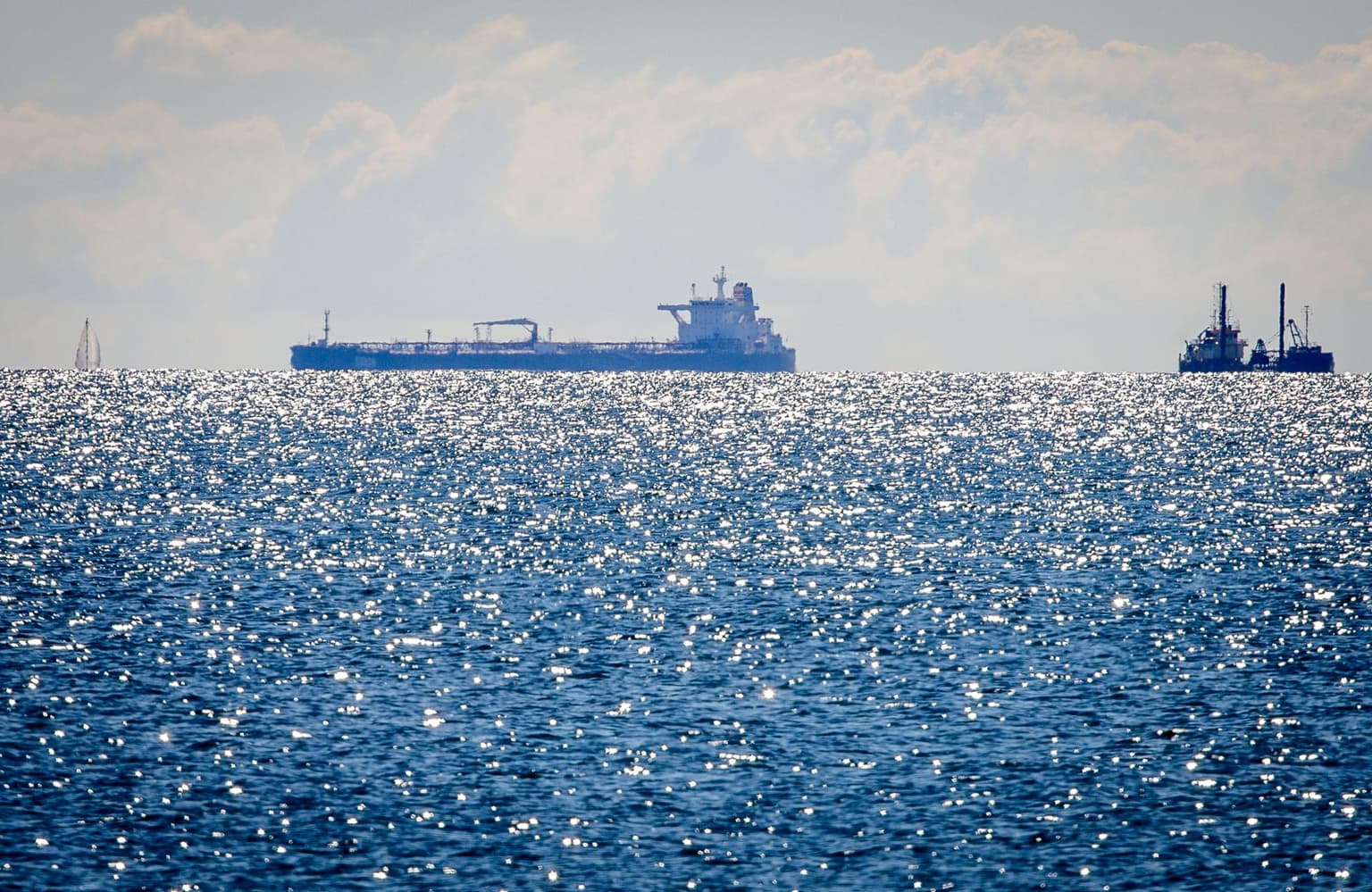 Australia sanctions 95 Russian 'shadow fleet' vessels, lowers oil price cap