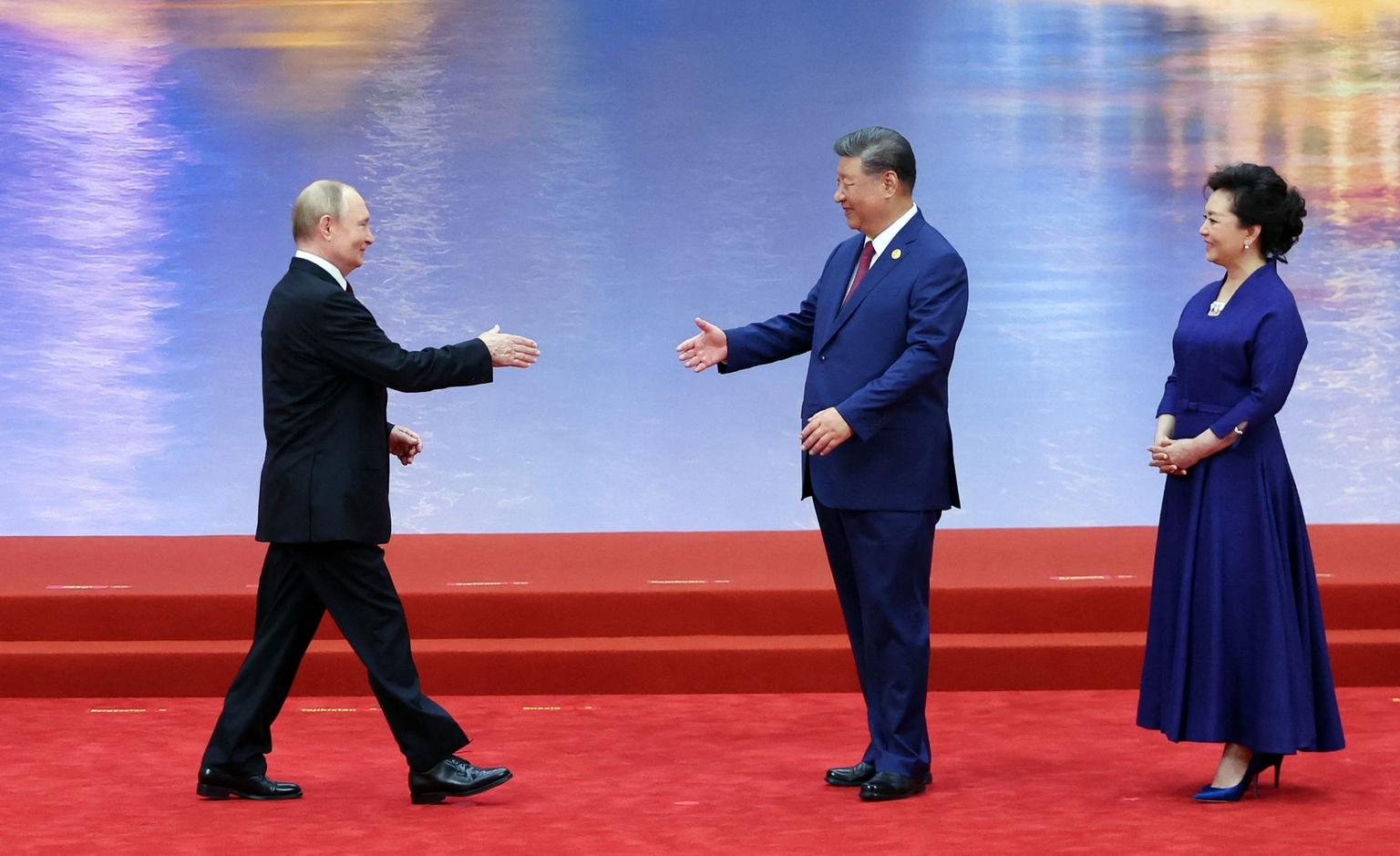 t Vladimir Putin, Chinese President Xi Jinping, and his wife Peng Liyuan in Tianjin, China, on Aug. 31, 2025. (