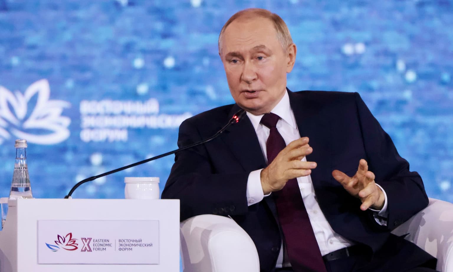 Amid Russian economy warnings, Putin admits Central Bank 'struggling' to cut interest rates