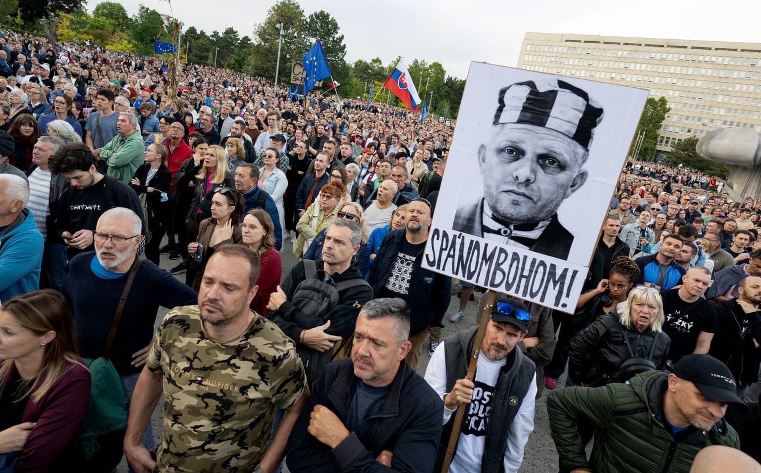 Thousands in Slovakia protest Fico's Russian-friendly stance, economic policies