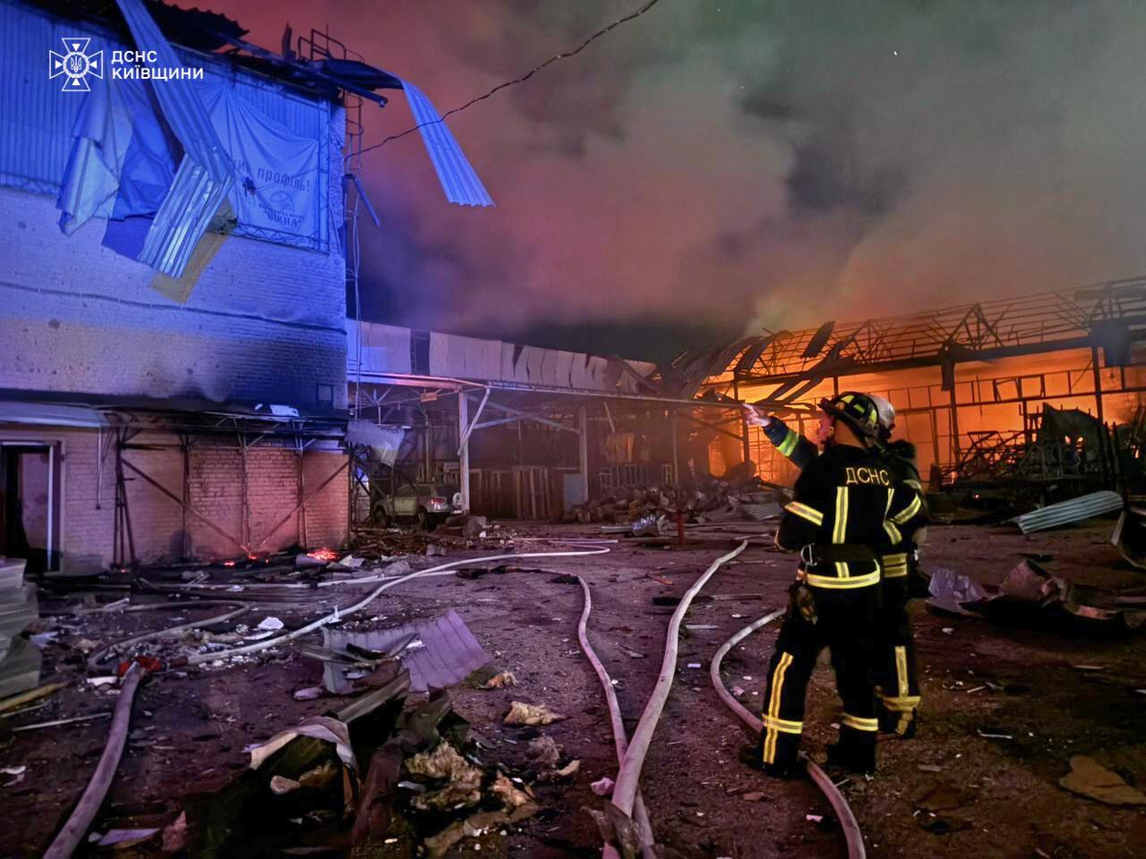 Russian strikes hit Kyiv, Sumy, Odesa oblasts, causing fires and casualties
