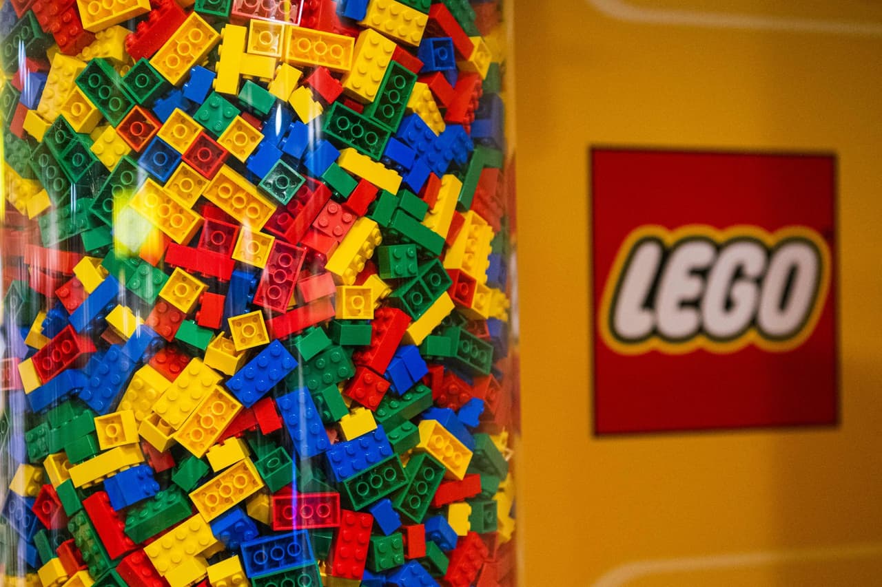 Lego enters Russia through European intermediaries, despite Danish manufacturer's withdrawal from the Russian market
