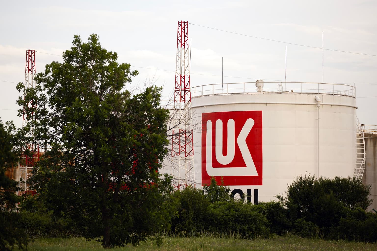 U.S. peace negotiations with Russia could now involve multi-billion dollar Lukoil deal, NYT reports