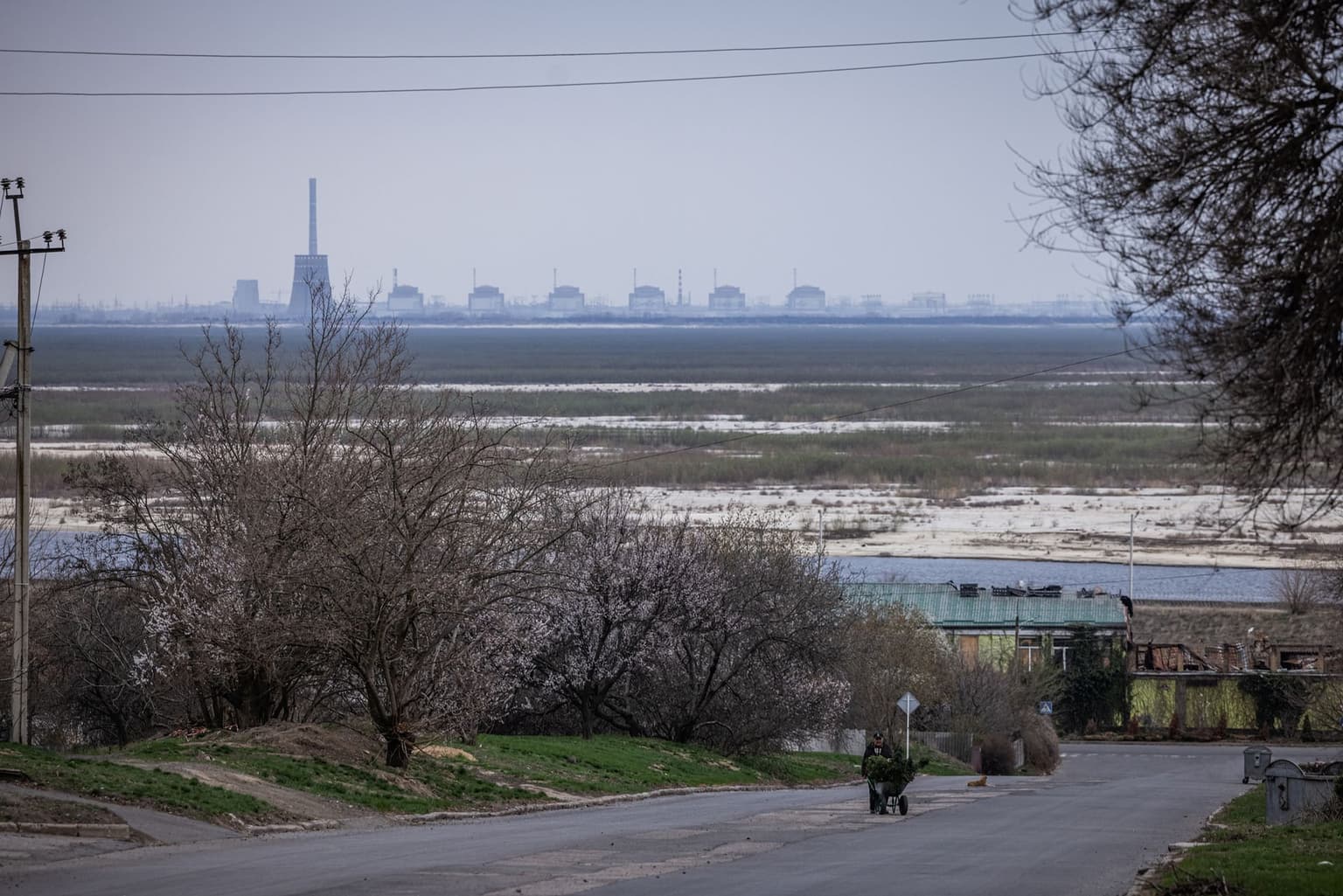 Repairs underway at Zaporizhzhia nuclear power plant as ceasefire zones established, IAEA says