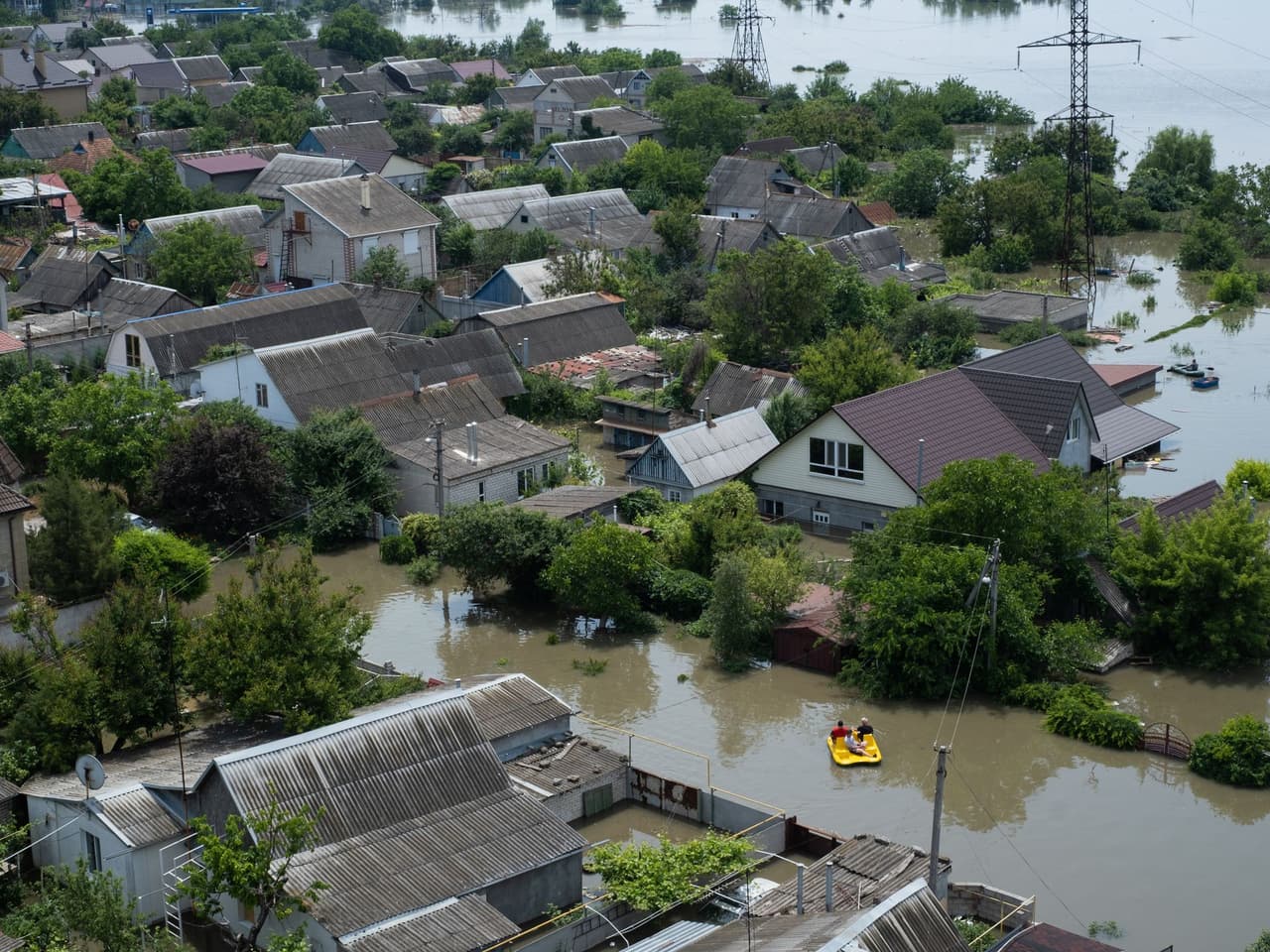 Russia obstructed evacuations after Kakhovka dam destruction leading to civilian casualties, report says