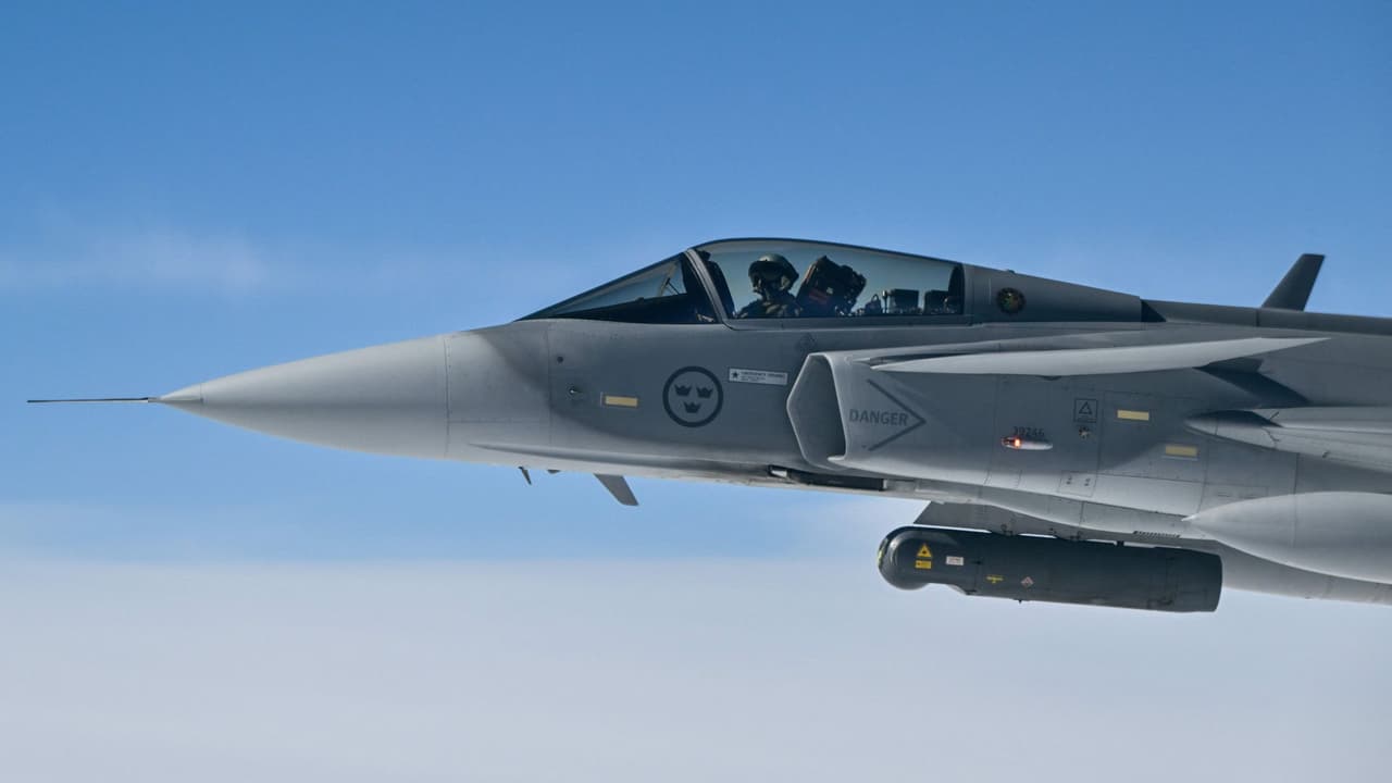 Gripen jets are coming to Ukraine — here's how they can be used against Russia