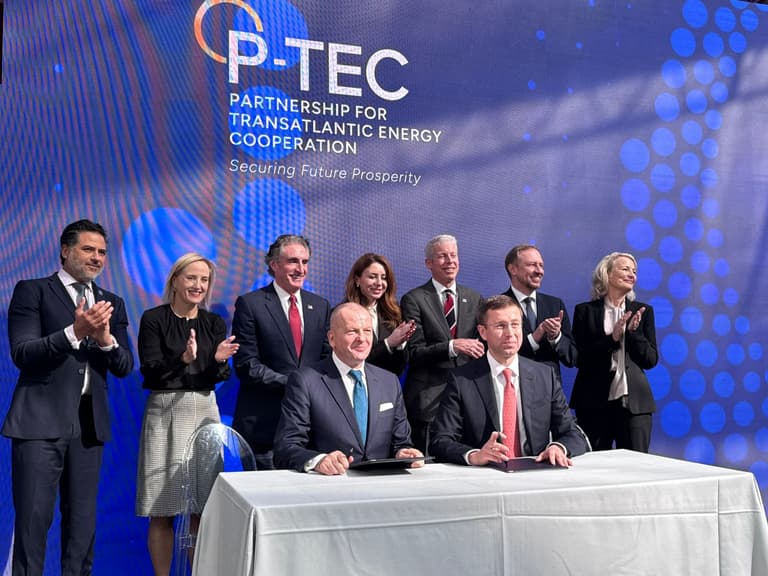 Ukraine secures 300 million cubic meters of American LNG amid Russian ...