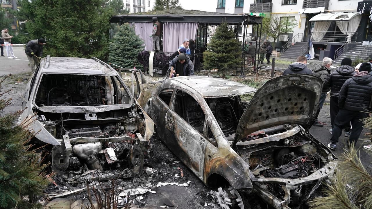 'Half of Kyiv without electricity' — 2 killed, 27 injured in 'serious' Russian attack