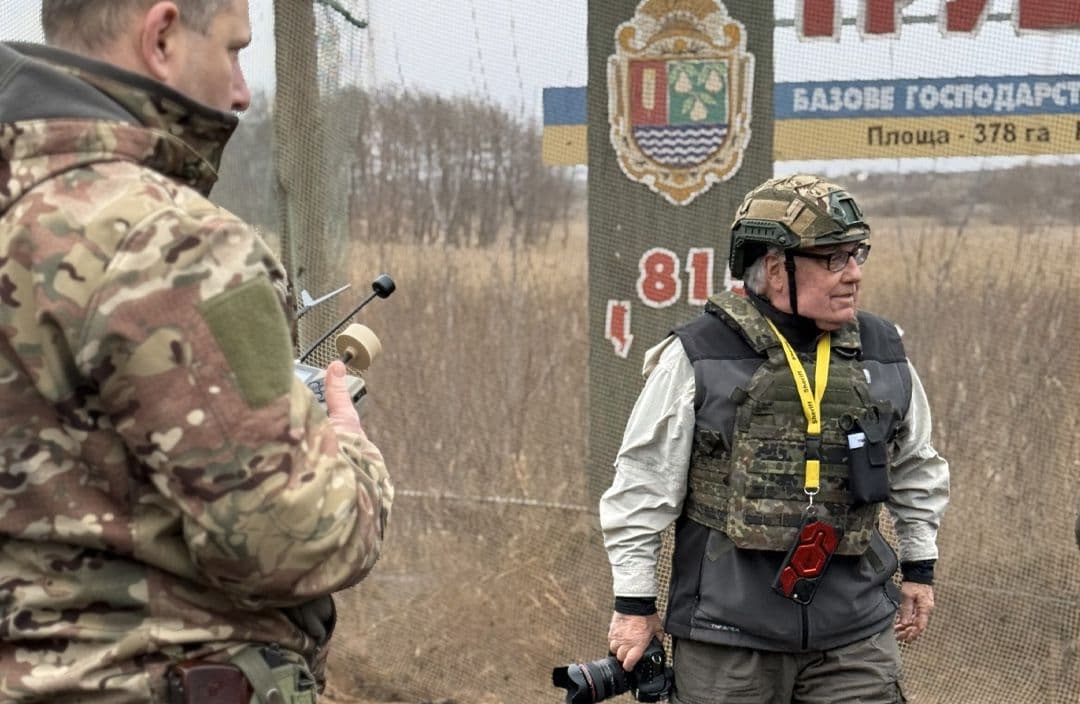 Philanthropist Howard Buffett travels to Kupiansk suburb in Kharkiv Oblast to help evacuate civilians