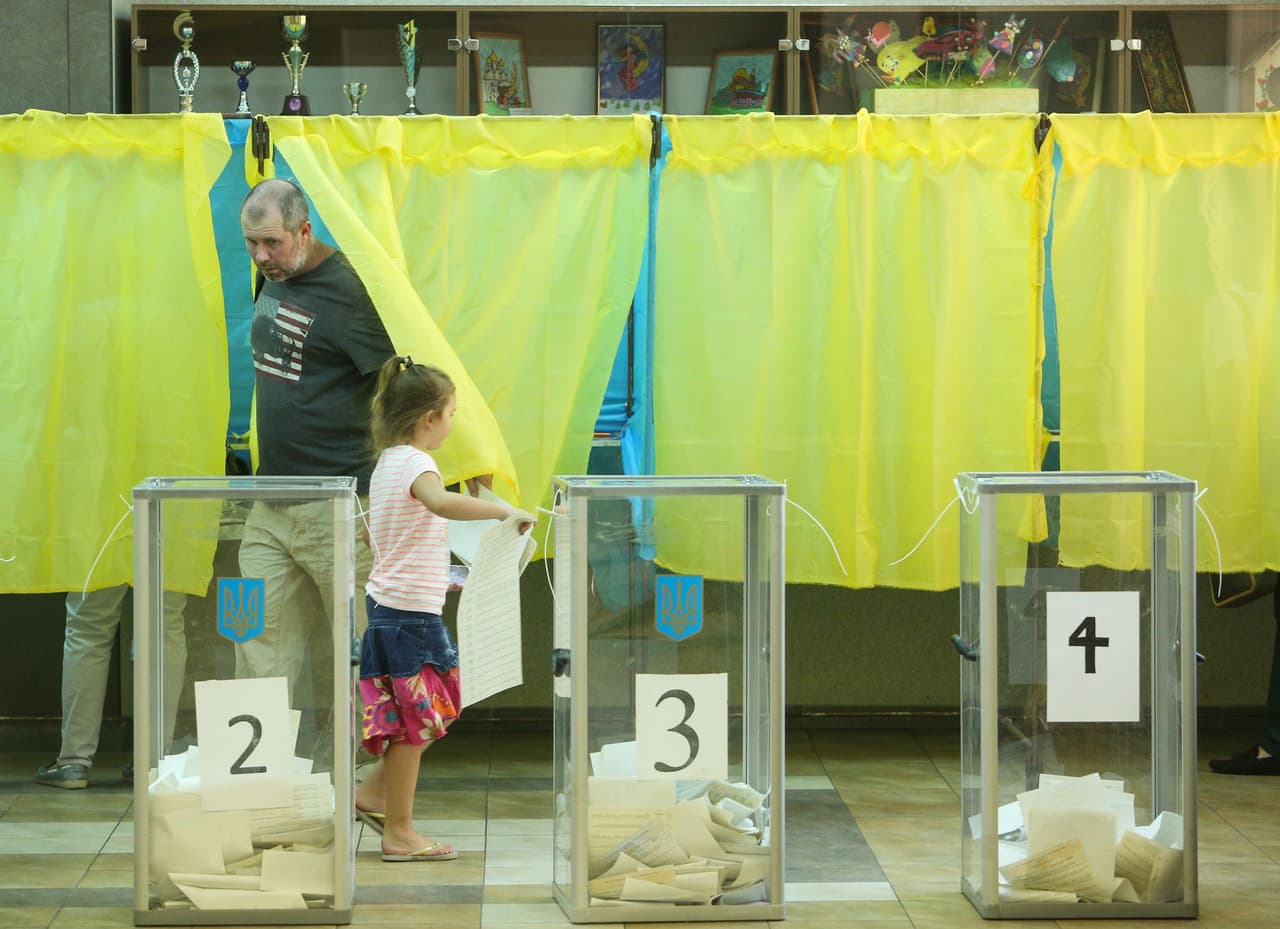 Ukraine set to count voters, preparing for potential elections during war