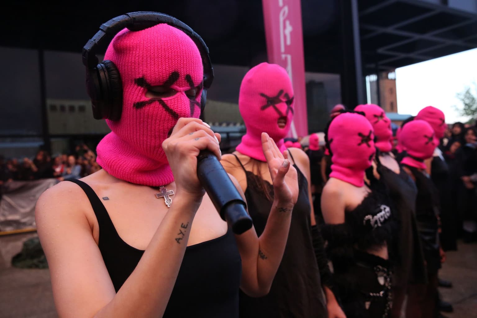 Russia outlaws protest band Pussy Riot, labels it 'extremist'