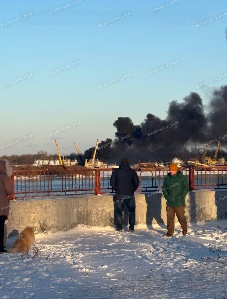Fire breaks out at ship repair facility in Russia's Nizhny Novgorod