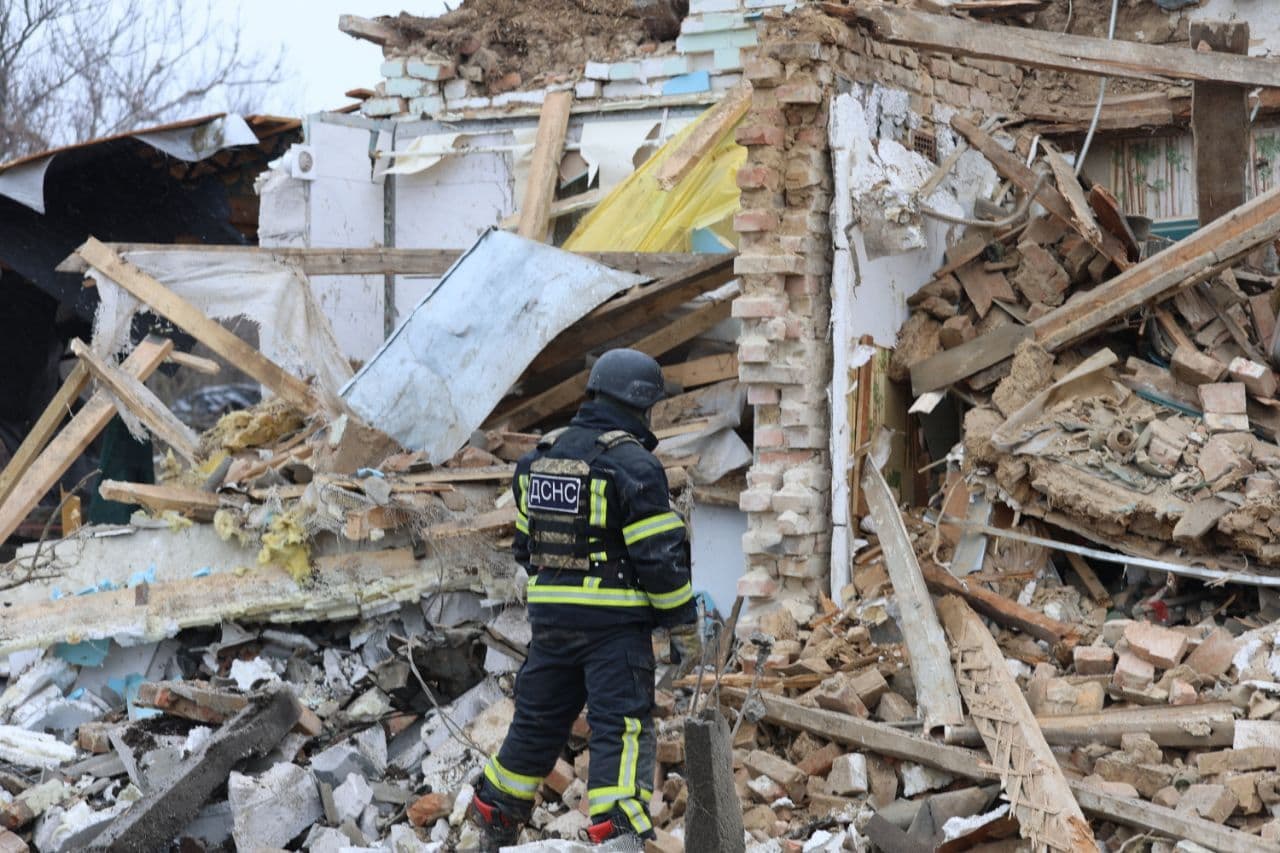 Russian attacks on Uman and Kharkiv's 'busiest road' kill at least 2, injure 14