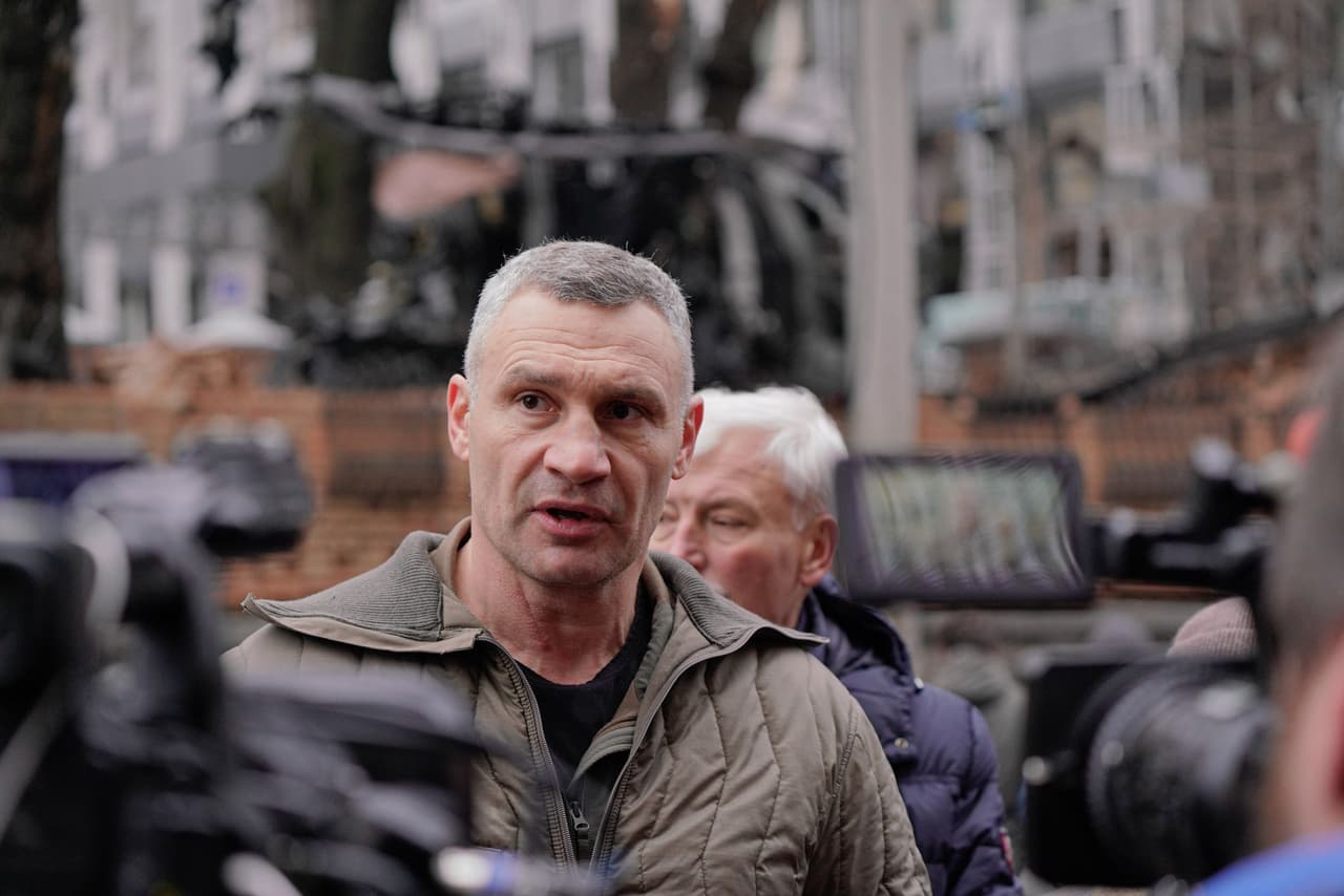 Kyiv Mayor Klitschko urges residents to 'temporarily leave city' as Russia targets critical infrastructure