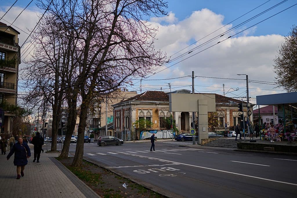 'Russians are to blame' — Moldovans react to mass power outage after Moldova-Ukraine line malfunction